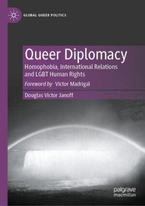 Leider hat der Verlag Springer International Publishing es versäumt, dem Buchhandel eine Inhaltsangabe zu dem Buch "Queer DiplomacyHomophobia, International Relations and LGBT Human Rights" von Douglas Victor Janoff zur Verfügung zu stellen. Das ist bedauerlich, aber wir stellen unseren Leser und Leserinnen das Buch trotzdem vor.