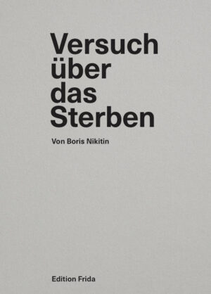 Der Autor und Regisseur Boris Nikitin hat im September 2019 mit «Versuch über das Sterben» die Saison der Kaserne Basel eröffnet. In diesem intimen Text verarbeitet Nikitin die Geschichte seines Vaters, der unheilbar an ALS erkrankt. Von der Diagnose bis zu seinem Tod dauert es knapp ein Jahr. In dieser Zeit eröffnet der Vater den Gedanken, einen assistierten Suizid in Erwägung zu ziehen, einen EXIT. Eine Aussage, die alles verändert. Nikitin verbindet die Geschichte dieses Outings mit der Geschichte seines eigenen Coming-Outs vor zwanzig Jahren und entwickelt daraus einen radikalen Text darüber, was es bedeutet, den Schritt in die Öffentlichkeit zu vollziehen. Ein Plädoyer gegen die Angst, die der Autor so formuliert: «Es ist die vielleicht ma?chtigste aller A?ngste, die einem Menschen antrainiert werden kann: die Angst vor sich selbst.»