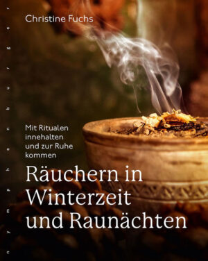 Winterzeit ist Räucherzeit. In allen alten Kulturen kannten die Menschen die besondere Qualität der winterlichen Jahreskreisfeste. Vor allem die Raunächte oder Heiligen Nächte führen in die Tiefe der eigenen Seele. Die Autorin macht durch ihr großes Erfahrungswissen zahlreiche Vorschläge, wie wir mithilfe erprobter Räuchermischungen moderne Rituale zu den winterlichen Jahreskreisfesten gestalten und mit einem Räuchertagebuch vertiefen können. Wir lernen Räucherstoffe wie Copal, Mastix oder Rosmarin auf eine ganz persönlich inspirierte Weise kennen, erkennen biografische Fragen klarer und schöpfen Motivation für Veränderungen in unserem Leben: Jeden einzelnen Tag der 12 Raunächte rituell zu gestalten, ist dabei das Meisterstück des Räucherns.