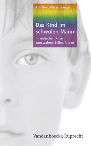 Unabhängig von einem aktuellen Auslöser wie zum Beispiel einem Trennungserlebnis, einem Burn-out oder einer bedrohlichen medizinischen Diagnose zeigen sich aus humanistisch-tiefenpsychologischer Perspektive seelische Krisen bei schwulen Männern in einer spezifischen Art und Weise. Meist unbewusst und oft trotz Jahre zurückliegendem Coming-out werden sie auf längst überwunden geglaubte Verletzungen aus ihrer Kindheit und Jugend zurückgeworfen, wie sie für einen sich schwul entwickelnden Jungen und Jugendlichen in einem homophoben und heterosexuell ausgerichteten Umfeld charakteristisch sind oder dies teilweise auch noch bis in die 1990er Jahre hinein waren. Um einerseits aus der aktuellen Krise herauszufinden und andererseits darüber hinaus an ihr nachhaltig zu wachsen, bedarf es für diese heute längst erwachsenen schwulen Männer eines vertieften Annehmens des noch immer verletzten inneren Kindes. Dabei werden Energien freigesetzt, die, im Einklang mit den Erkenntnissen der Quantenphysik und der Theorie geistiger Evolution, den seelischen und spirituellen Prozess der Suche nach dem wahren Selbst bekräftigen und so eine Neuorientierung im Leben zu bewirken vermögen, die zuvor unmöglich schien.