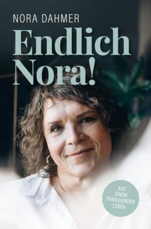 Ich bin in den Sechziger- und Siebzigerjahren aufgewachsen, in denen Transsexualität noch ein Fremdwort war. Mehr als 40 Jahre gefangen als Jens in meinem eigenen Schamkäfig und in dem Glauben, pervers und abartig zu sein. Verzweifelt mit mir selbst kämpfend, als Mann in der Gesellschaft akzeptiert zu werden. Ich hatte eine großartige Familie mit zwei Kindern. Sollte ich mit einem Coming-out alles gefährden? Begleitet von zahlreichen Vorbereitungen, wage ich in 2019 nach so vielen Jahren Schamkäfig mein Coming out bei Familie und Freunden. Es gibt viele bewegende Situationen, die so anders verlaufen, als ich vorher befürchtet hatte. Ich darf ein bisschen Nora sein, ohne mein bisheriges Leben aufgeben zu müssen. Während ich im Job weiterhin konsequent als Mann auftrete, kann ich im Privaten öfters Frau sein. Aber ich muss erkennen, dass auch dieser Zustand mich zerreißt. Mein Leben war ich eine als Mann verkleidete Frau, jetzt bin ich ein als Frau verkleideter Mann. Diese Schizophrenie muss ich überwinden. Nein, ich will nicht länger in zwei Identitäten leben. Der Haken nur: Ich will auch nicht mein bisheriges Leben aufgeben. Wieder muss ich eine Entscheidung treffen. Diesmal eine endgültige. In den Wüsten Afrikas reift im Januar 2020 der Entschluss, künftig ausschließlich als Frau leben zu wollen. Mit allen Konsequenzen, privaten wie beruflichen. Und so trete ich den letzten Wegabschnitt einer Transition an, wie sie ausgeprägter bei einem Mittfünfziger kaum sein könnte. Ich komme in eine zweite Pubertät und lerne, die Gesellschaft mit anderen Augen zu sehen. Heute lebe ich offiziell und gerichtlich anerkannt als Frau. Ich habe die schwerste Entscheidung meines Lebens umgesetzt. Und die beste für mein wahres Ich. Endlich Nora! Dieses Buch beschreibt kurzweilig meinen langen Weg.