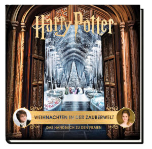 Weihnachten auf Schloss Hogwarts ist einfach magisch! Funkelnde Dekorationen, leckere Speisen und fröhliche Musik machen die Zeit zu einem unvergesslichen Erlebnis für Harry Potter und seine Freunde. Und natürlich gibt es immer jede Menge Schnee. Dieses Buch entführt den Leser auf eine interaktive Reise durch die weihnachtliche Zauberwelt. Ob die mit Weihnachtsbäumen geschmückte Große Halle, der festliche Weihnachtsball oder Mrs Weasleys selbst gestrickte Weihnachtspullover - hier gibt es alles Wissenswerte über die Weihnachtszeit in Hogwarts. Mit vielen spannenden Insiderinfos, Fotos vom Set und herausnehmbaren Extras wie Postern, Stickern und dem Programmheft für den Weihnachtsball ist dieser Band das ideale Geschenk für jeden Harry Potter-Fan.