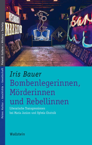 Transgression als literarisches Überschreiten kultureller Muster und als queere Intervention in der polnischen Gesellschaft Die Bombenlegerinnen, Mörderinnen und Rebellinnen in Sylwia Chutniks Debütroman »Kieszonkowy atlas kobiet« aus dem Jahr 2008 (dt. »Weibskram«, 2012) sind martialische Frauenfiguren, die für die Transgression heteronormativer Geschlechterrollen stehen. Sie sprengen kulturelle Muster, überschreiten Geschlechtergrenzen und verankern queere Rollen in der polnischen Kultur. Die Autorin, Kulturwissenschaftlerin und Feministin Sylwia Chutnik (*1979) und die über 50 Jahre ältere Maria Janion (1926-2020), eine der renommiertesten Romantikforscher:innen und intellektuelle Autorität Polens, treffen sich im kritischen Blick auf die polnische Gesellschaft, ihre Meistererzählungen und Geschlechterrollen. Janions Forschung zur Transgression dient dabei nicht nur als Schlüssel für Chutniks queer-feministisches literarisches Programm, sondern steht für die in Europa kaum bekannte Intellektuelle als Vordenkerin des polnischen Feminismus der 1990er Jahre. In der Schnittmenge beider Autorinnen werden Fragen der Gender Studies diskutiert und die queer-feministischen Interventionen der in Deutschland noch kaum erforschten Denkerinnen erschlossen.