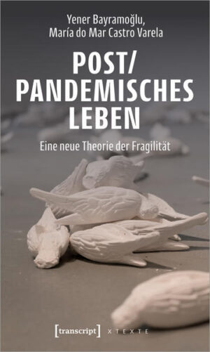 Die Corona-Pandemie und der damit einhergehende »Ausnahmezustand« bieten die Gelegenheit, Normativitäten infrage zu stellen, aber auch einen Blick in die Zukunft zu werfen. Mit ihrer neuen Theorie der Fragilität verdeutlichen Yener Bayramoglu und María do Mar Castro Varela, dass es im Sinne sozialer Gerechtigkeit weniger um eine Akzeptanz heterogener Lebensweisen gehen sollte als vielmehr um die Beachtung und Akzeptanz von Vulnerabilitäten, die strukturell befördert und stabilisiert werden. Ihr Ansatz bringt unterschiedliche Perspektiven aus Ethik, Politik und Kunst zusammen und bietet - u.a. im Kontext von Digitalität, Rassismus und Solidarität - die Möglichkeit, die Pandemie anders zu evaluieren.