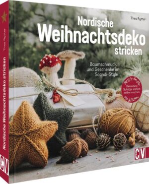 Weihnachtsdeko nordisch gestrickt - Inspiriert vom hohen Norden Wärme und ein wohlig hyggeliges Gefühl - genau das versprühen die liebevoll gestrickten Deko-Ideen in diesem Buch während der kalten Jahreszeit. Weihnachtsdeko stricken: Gestrickte Weihnachtsbaumanhänger, Schönes für die Fensterdekoration sowie weihnachtliche Elemente für Tisch und Kommode - alle Modelle sind inspiriert von der nordischen Natur und farblich so aufeinander abgestimmt, dass sie den Zauber Skandinaviens in jedes Zuhause bringen. Weihnachtsdeko selber machen: Dekorative Begleiter für die Weihnachts- und Adventszeit Scandi-Style: Im nordischen Stil gestrickt Mit stimmungsvoller Fotografie