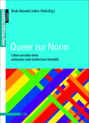 Schwullesbische Emanzipationsbewegungen haben in ihren Anfangsjahren die Identitätszuschreibungen durch Wissenschaft und Common Sense aufgegriffen und in ihrem Sinn positiv gewendet. Dieser selbstbewusste Akt kann sich jedoch als Falle erweisen, indem er solche Ausgrenzungen bestätigt und selbst andere Personengruppen ausgrenzt. In diesem Band geht es um einen Begriff von Emanzipation, der mehr bedeutet als das Nebeneinander abgezirkelter Identitäten: um die subversiven Möglichkeiten queerer Lebensentwürfe zwischen den Geschlechtern und um Sexualitäten, die Vielfalt und Durchlässigkeit als ständige Aufgabe und Möglichkeit begreifen.