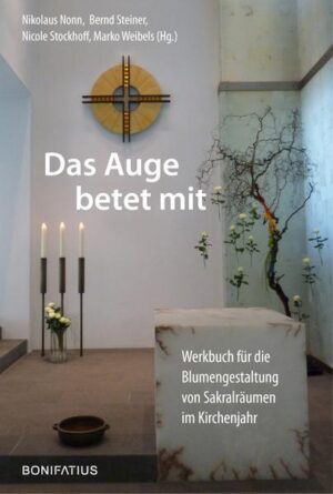 Schöne Blumen gehören zum Innenraum einer Kirche dazu. Gerade in den geprägten Zeiten des Kirchenjahrs kann die florale Raumgestaltung eine Exegese der besonderen Festzeit bieten. Dafür sorgen viele fleißige Hände von Küstern, Floristen und Ehrenamtlichen in den einzelnen Kirchen. Diese Publikation eröffnet einen Freiraum für die Gestaltung des Kirchenraums. Sie ist eine Orientierungshilfe für die Arbeit vor Ort, um nicht zuletzt auch der Liturgie einen würdigeren Rahmen zu geben.