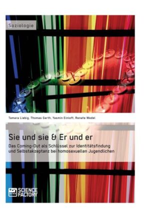 Fachbuch aus dem Jahr 2013 im Fachbereich Soziologie - Familie, Frauen, Männer, Sexualität, Geschlechter, Sprache: Deutsch, Abstract: Schmetterling im Bauch, das erste Mal verliebt - jeder von uns kennt dieses wunderschöne, aber zunächst auch etwas seltsame Gefühl. Homosexuelle Jugendliche plagt die Unsicherheit noch viel mehr, als es bei einem heterosexuellen Teenager ohnehin schon der Fall ist. Machen sich dann in der Schule noch Gerüchte breit oder fliegen Sprüche wie Du Schwuchtel! oder Du Lesbe! durch die Umkleideräume des Sportvereins, fällt es den Jugendlichen schwer, ihre Gefühle zu akzeptieren. Ein selbstbewusstes Coming-Out ist in diesem Umfeld ein ebenso schwieriger wie erlösender Schritt. In diesem Buch wird die Situation schwuler und lebischer Jugendlicher beleuchtet. Aus dem Inhalt: Selbstakzeptanz Phasen des Coming-Out Entwicklung einer schwulen / lesbischen Identität Sexuelle Identität und Orientierung Homophobie Bedeutung des Coming-Out für die Eltern