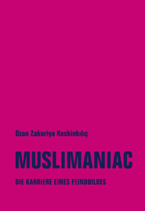 Muslimaniac steht für europäische Fantasien und Sehnsüchte nach Homogenität und Kontrolle, die sich am Feindbild Islam ausbilden. Aber genauso für die Gefühlswelt von Musliminnen und Muslimen selbst. Dafür, was es heißt, in ein Integrationskorsett gezwängt zu werden und sich ununterbrochen beweisen zu müssen. Es steht für die Diskrepanz zwischen Fremd- und Selbstbild. Dafür, sich in Debatten, die über den eigenen Kopf hinweg geführt werden, nicht mehr erkennen zu können. Die Anfeindungen und Anschuldigungen, die Stereotype und Verschwörungsmythen - sie stecken wie ein Kloß im Hals. Es ist schwer, unter der Last der Fremdbilder ein selbstbestimmtes Ich auszubuchstabieren. Muslimaniac - in diesem Wort mischt sich die Fremdkonstruktion mit dem Geist des Ausbruchs aus Stereotypen. Ozan Zakariya Keskink?l?ç erzählt in »Muslimaniac« vom Phänomen des antimuslimischen Rassismus in unserer Gesellschaft anhand von Fakten, persönlichen Erfahrungen und Beobachtungen, historischen Bezügen und Analysen der Gegenwartsdebatten. Die Besonderheit seines Buches macht der sachliche, empathische und geradezu poetische Ton aus. »Muslimaniac« ist 2021 bei der Edition Körber erschienen. Im Verbrecher Verlag wird eine durchgesehene und aktualisierte Ausgabe veröffentlicht.