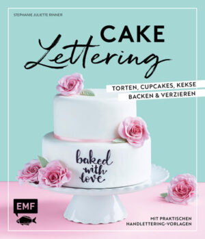 Der neue Trend der Handlettering und Motivtorten vereint: CAKE LETTERING! Dieses zuckersüße Backbuch bietet 30 kreative Rezepte mit detaillierten Handlettering-Anleitungen für die ganz besonderen Anlässe im Jahr. Ganz nach dem Motto „baked with love“ lassen sich liebevolle Glückwünsche verschenken - zum Geburtstag, zur Taufe, zur Hochzeit und allen anderen schönen Gelegenheiten zu denen gebacken und gefeiert wird. Kuchen, Kekse, Cupcakes, Torten und Macarons lassen sich mit der eigenen Schönschrift auf Fondant, Royal Icing und Esspapier spektakulär in Szene setzen. Das süße Backwerk erhält durch selbstgemachte Cake Topper, Girlanden, Geschenkanhängern und beletterte Keksdosen den WOW-Effekt. Das Buch Cake Lettering bietet eine kleine Einführung in die Grundlagen des Letterings und des Backens. In Step-by-Step-Anleitungen erklärt die Autorin das Eindecken von Torten, Modellieren von Blüten sowie Verzieren mit Royal Icing und zeigt vor allem Tipps und Tricks zum Lettern auf essbaren Zutaten. Das besondere Extra: Alle Handlettering-Vorlagen liegen zum Abpausen auf einem Poster bei.